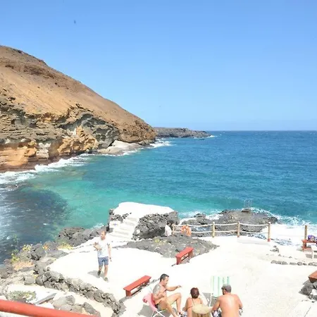 Playa Silencio Swimming Pool Piscina Arona Гостевой дом